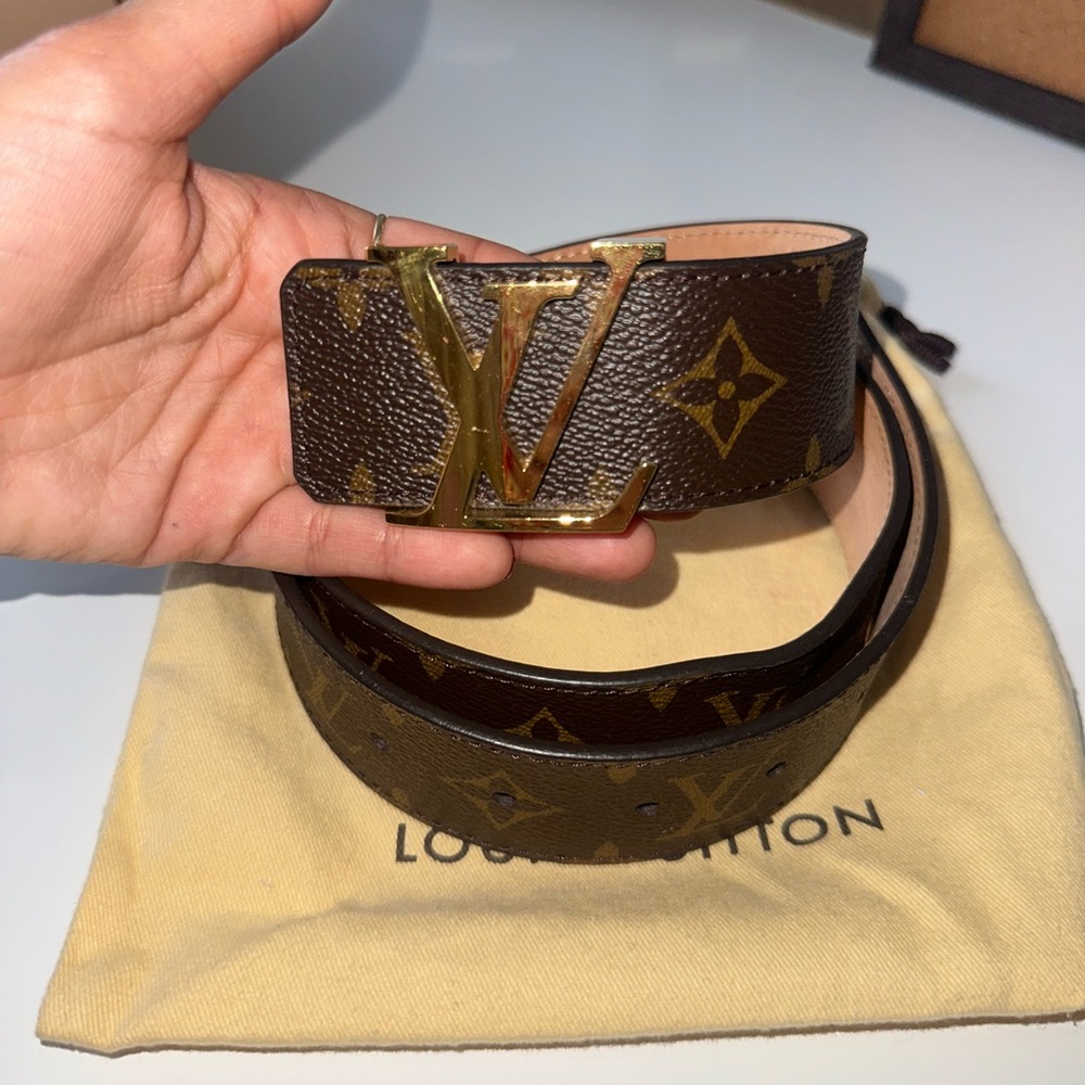 Original Louis Vuitton LV initiales leather belt.